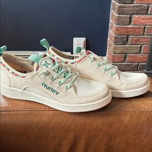 Hurley Beige Sneakers with Green and Multicolor Accents